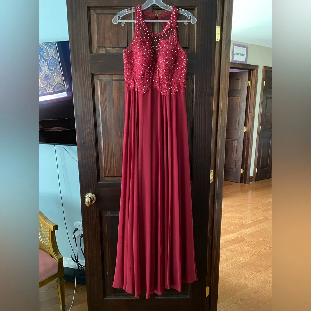 Red Prom Dress - Picture 4 of 8